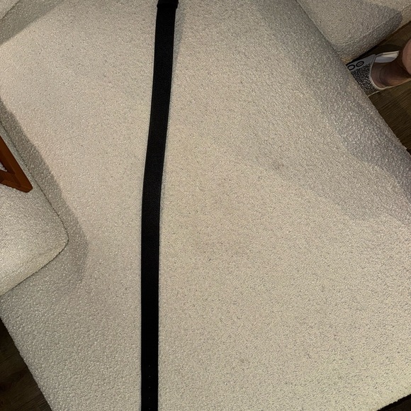 Gucci Black and Gold Leather Belt - Picture 6 of 11